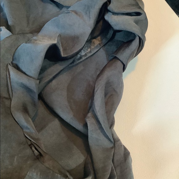 Violet & Claire Flowy Pleated Gray Dress Top 1X - Picture 9 of 13